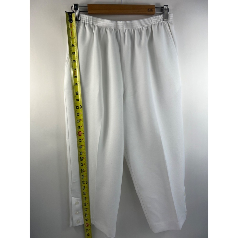 Alfred Dunner Cropped Pants Women's Sz 12 White 3 Button Leg Accents Stretch - Picture 6 of 12